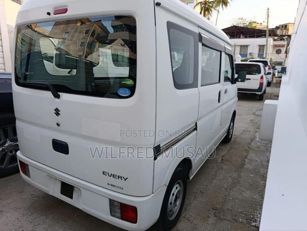 Suzuki Every Wagon 2019 White