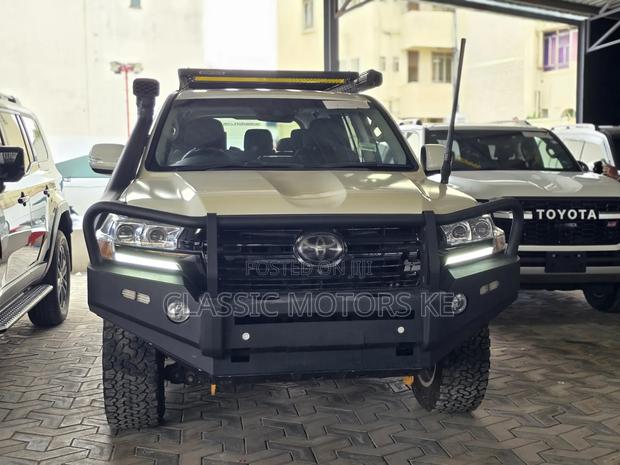 Toyota Land Cruiser 4.5 V8 TD 2018 White
