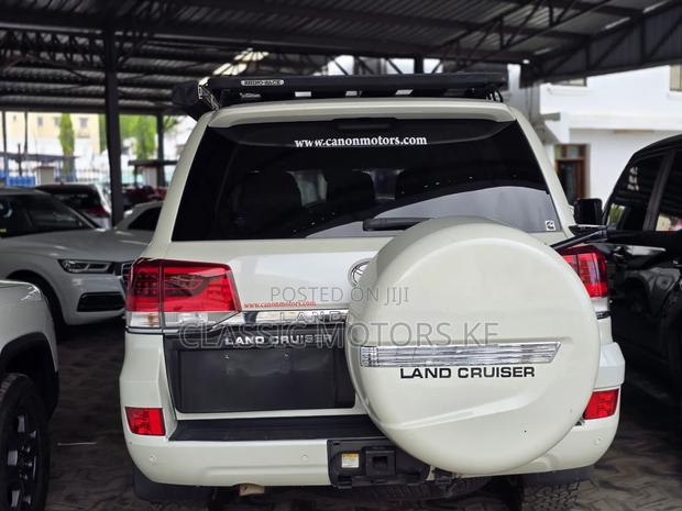 Toyota Land Cruiser 4.5 V8 TD 2018 White