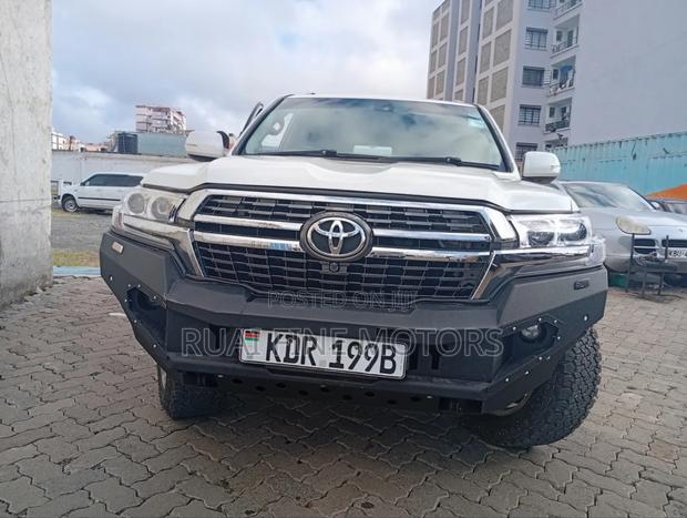 Toyota Land Cruiser 2012 White