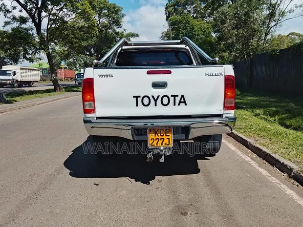 Toyota Hilux 2009 White