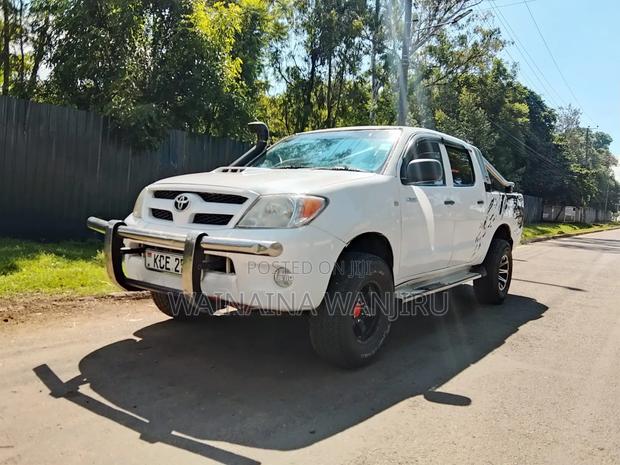 Toyota Hilux 2009 White