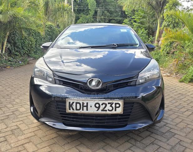 Toyota Vitz 2015 Black