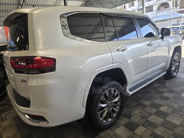 Toyota Land Cruiser 2024 Pearl