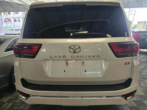 Toyota Land Cruiser 2024 Pearl