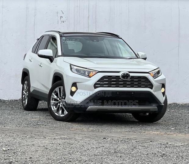 Toyota RAV4 Adventure 2019 Blue