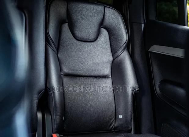 Volvo XC90 T5 Momentum AWD 2018 Black