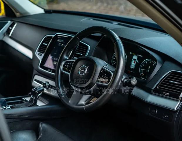 Volvo XC90 T5 Momentum AWD 2018 Black