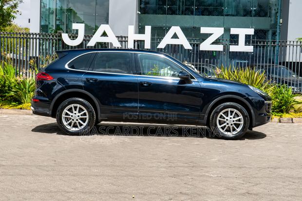 Porsche Cayenne 2016 Blue