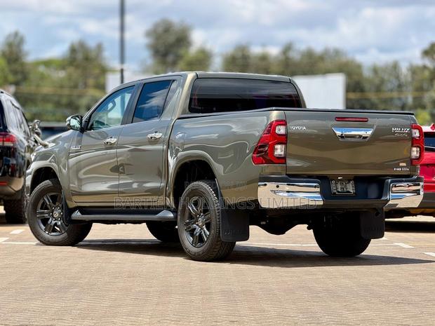 Toyota Hilux 2022 Gold