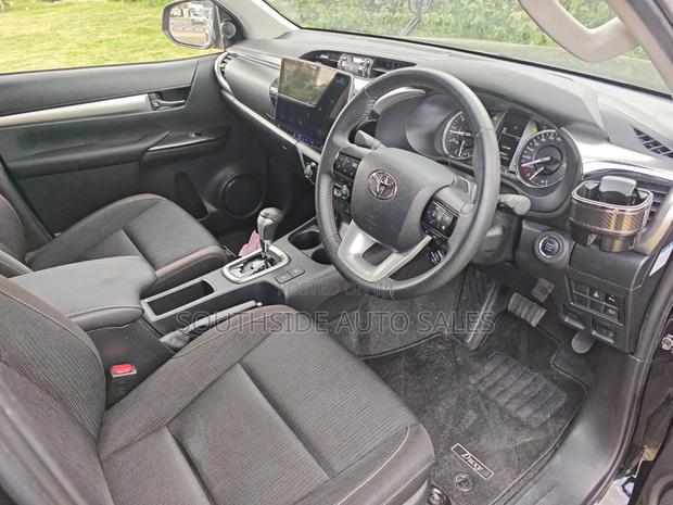 Toyota Hilux Revo Double Cab Deisel 2.4 AWD 2021 Black