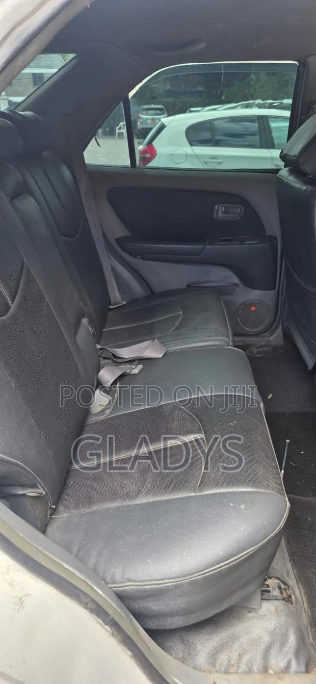 Toyota Harrier 2000 White