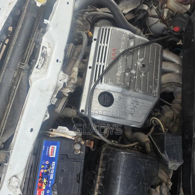 Toyota Harrier 2000 White