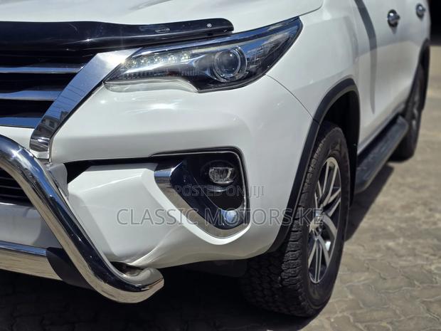 Toyota Fortuner 2.8 D AWD 2019 White