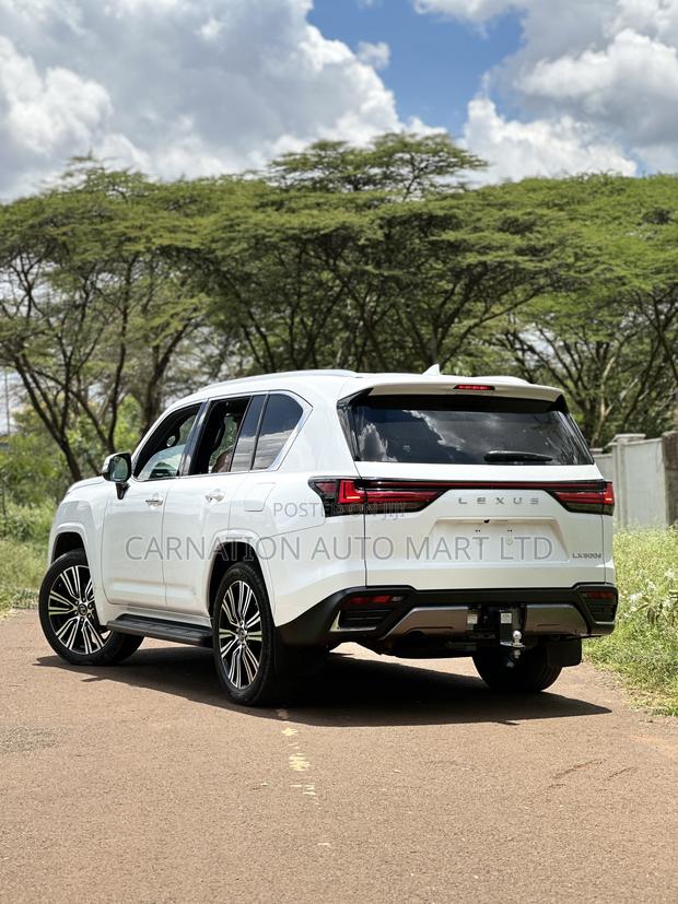 Lexus LX LX 600 2023 White