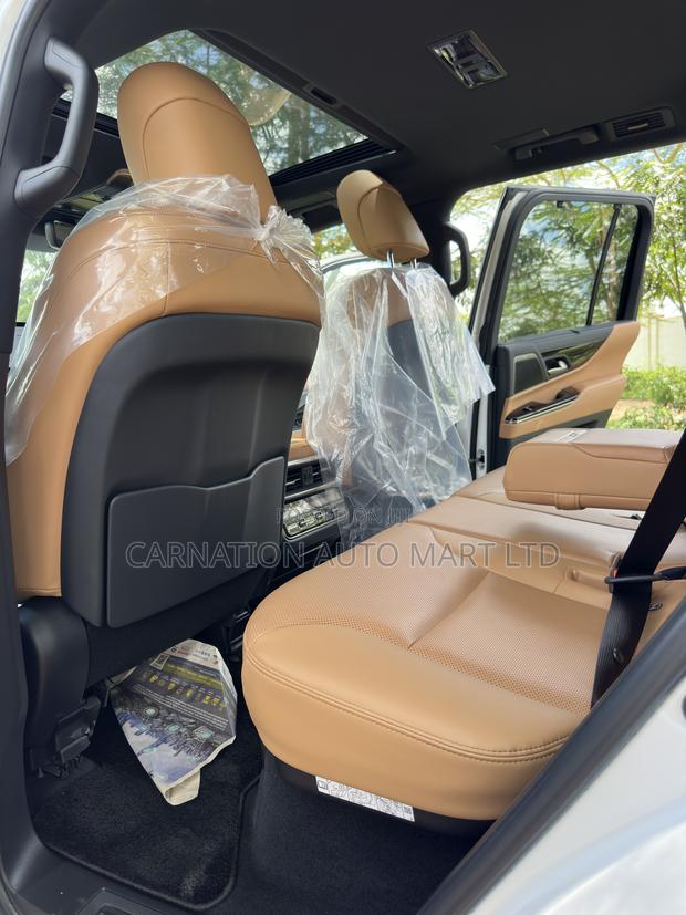 Lexus LX LX 600 2023 White