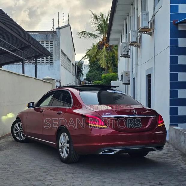Mercedes-Benz C200 2019 Red