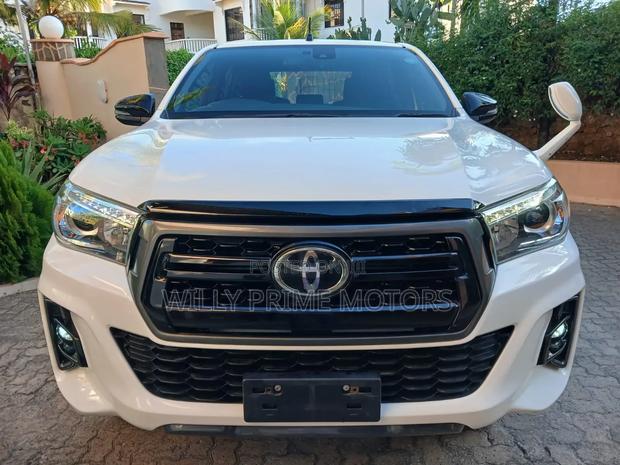 Toyota Hilux Revo Double Cab Deisel 2.4 AWD 2019 White