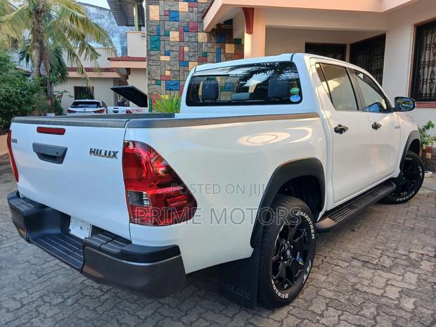 Toyota Hilux Revo Double Cab Deisel 2.4 AWD 2019 White