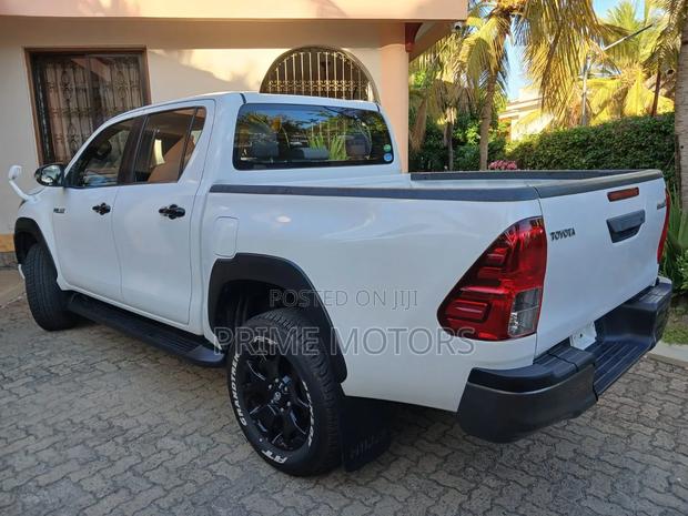 Toyota Hilux Revo Double Cab Deisel 2.4 AWD 2019 White