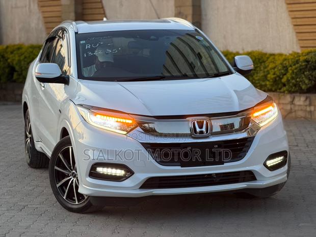 Honda Vezel 1.5 Hybrid 4WD 2018 White