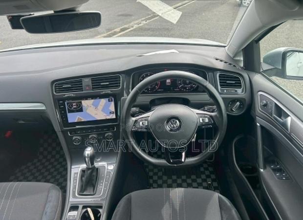Volkswagen Golf Variant 2019 White