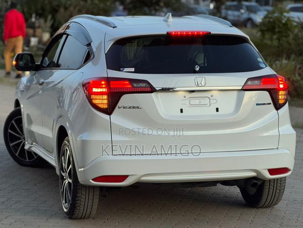 Honda Vezel 2018 White