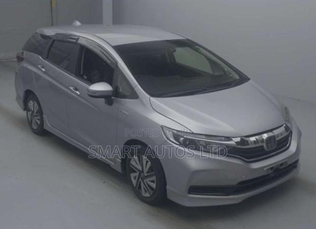 Honda Fit Shuttle 1.5 Hybrid 2WD 2019 Silver