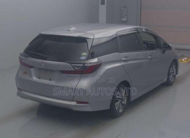 Honda Fit Shuttle 1.5 Hybrid 2WD 2019 Silver