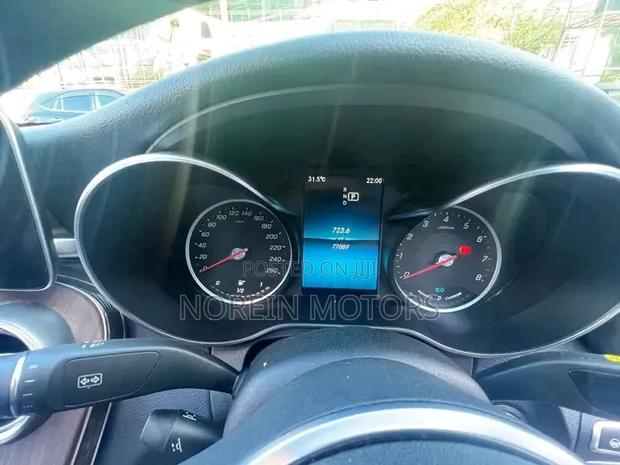 Mercedes-Benz C200 2019 Red