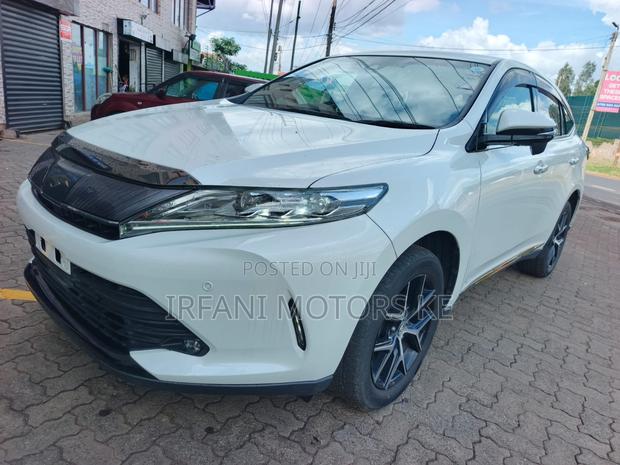 Toyota Harrier 2.0 2019 White