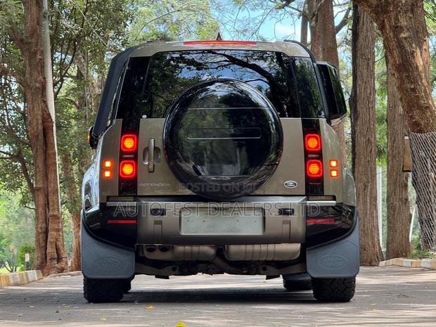 Land Rover Discovery HSE R-Dynamic 2021 Brown