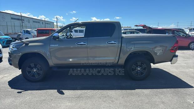 Toyota Hilux Revo Double Cab Deisel 2.4 RWD 2021 Brown