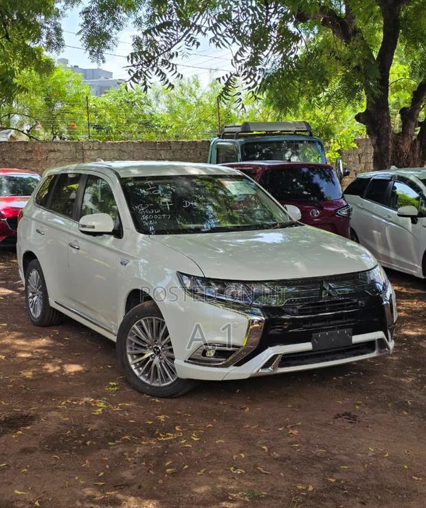Mitsubishi Outlander 2.0 PHEV AWD 2019 White