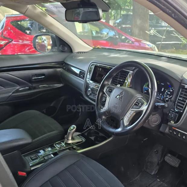 Mitsubishi Outlander 2.0 PHEV AWD 2019 White