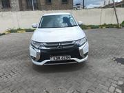 Mitsubishi Outlander 2016 White for sale