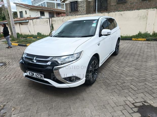Mitsubishi Outlander 2016 White