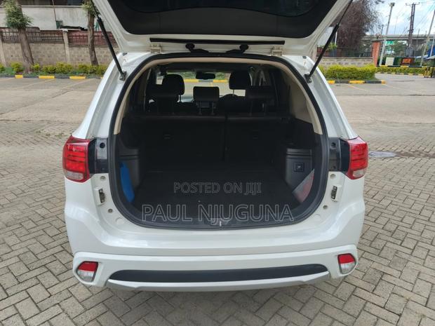 Mitsubishi Outlander 2016 White