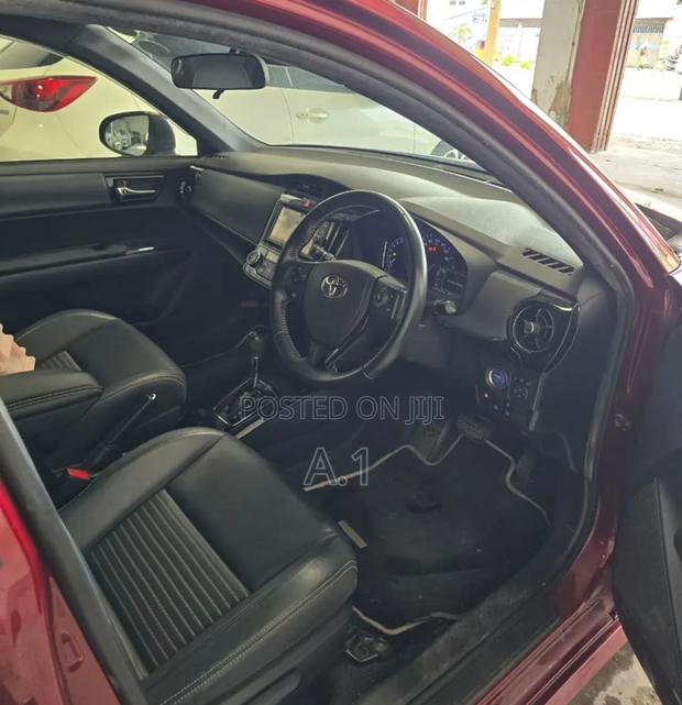 Toyota Corolla Fielder 1.5 Hybrid FWD 2019 Maroon