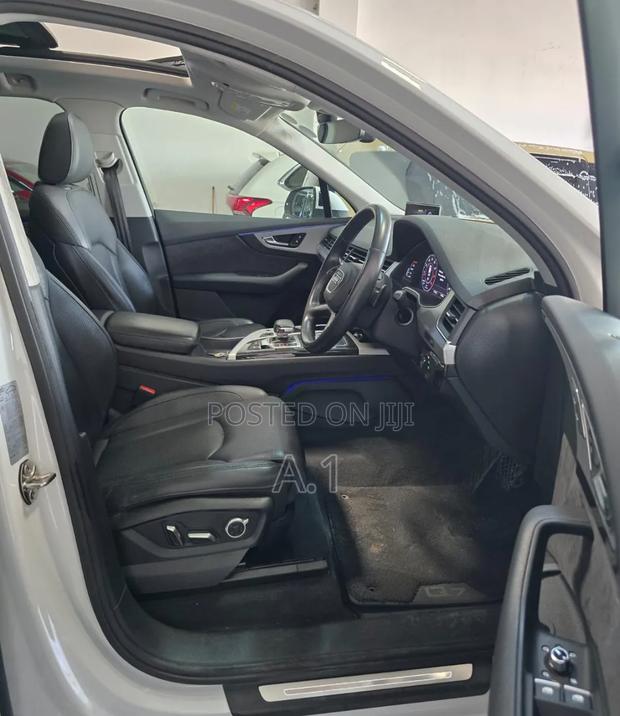 Audi Q7 55 SE Premium AWD quattro 2019 White