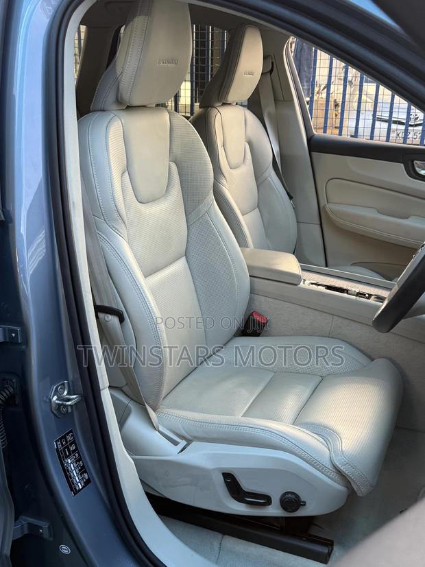 Volvo XC60 T5 Inscription AWD 2019 Gray