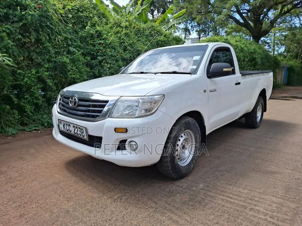 Toyota Hilux 2014 White
