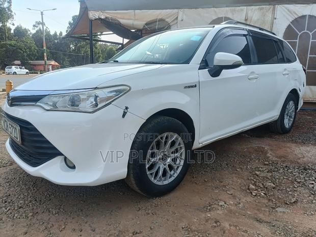 Toyota Corolla Fielder 1.5 Hybrid FWD 2016 White