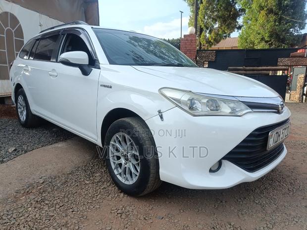 Toyota Corolla Fielder 1.5 Hybrid FWD 2016 White