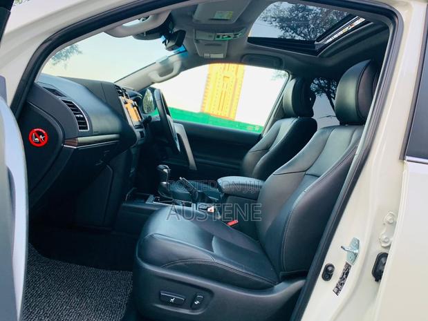 Toyota Land Cruiser Prado 2.8 2019 White