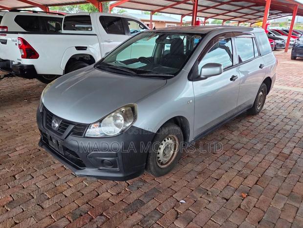 Nissan Advan 2018 Silver