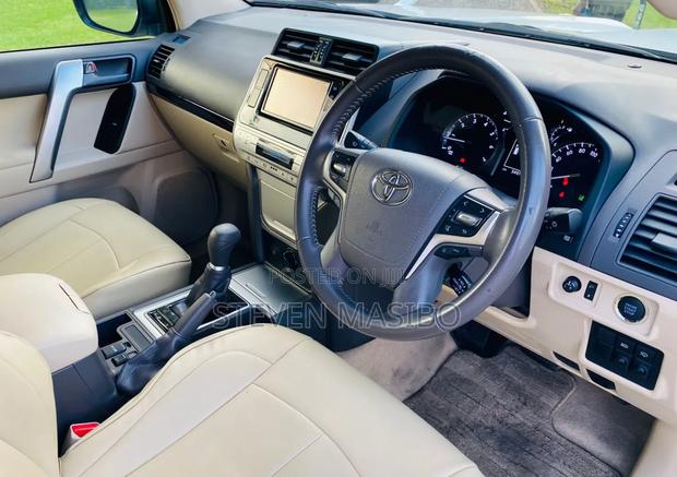 Toyota Land Cruiser Prado 2.7 2019 White