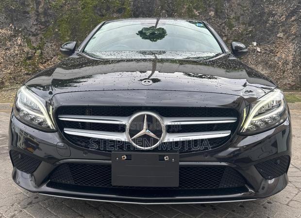 Mercedes-Benz C180 2018 Black