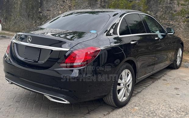 Mercedes-Benz C180 2018 Black