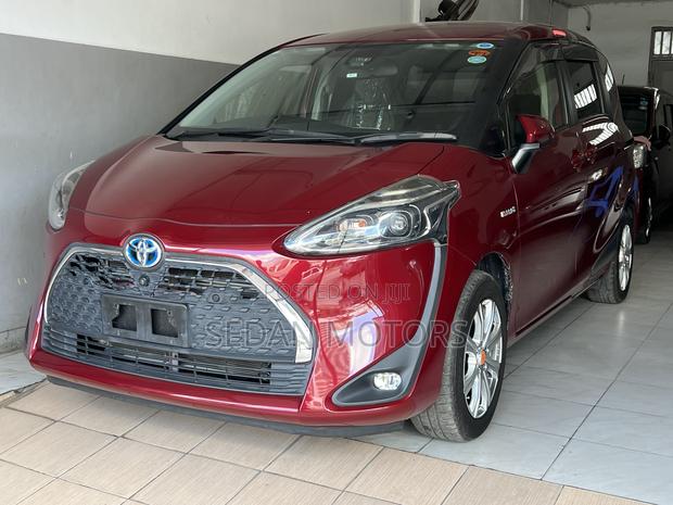 Toyota Sienta 2019 Burgundy